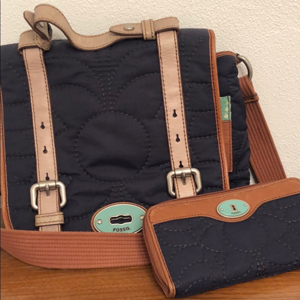 Fossil navy crossbody bag with matching wallet